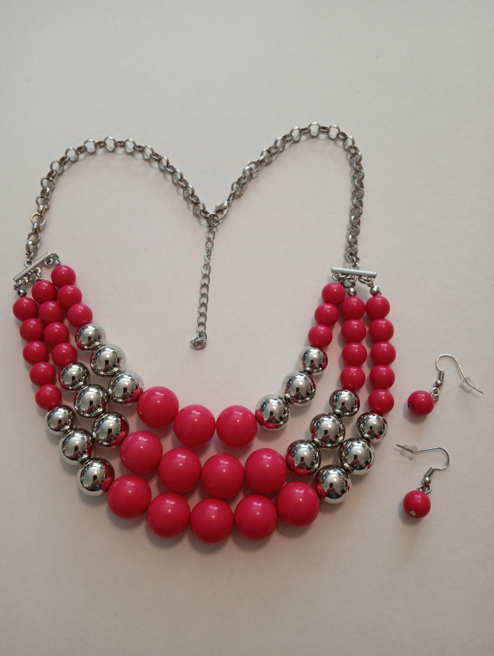 #1194. Silver Toned & Pink Acrylic Necklace, With Matching Earrings Set.